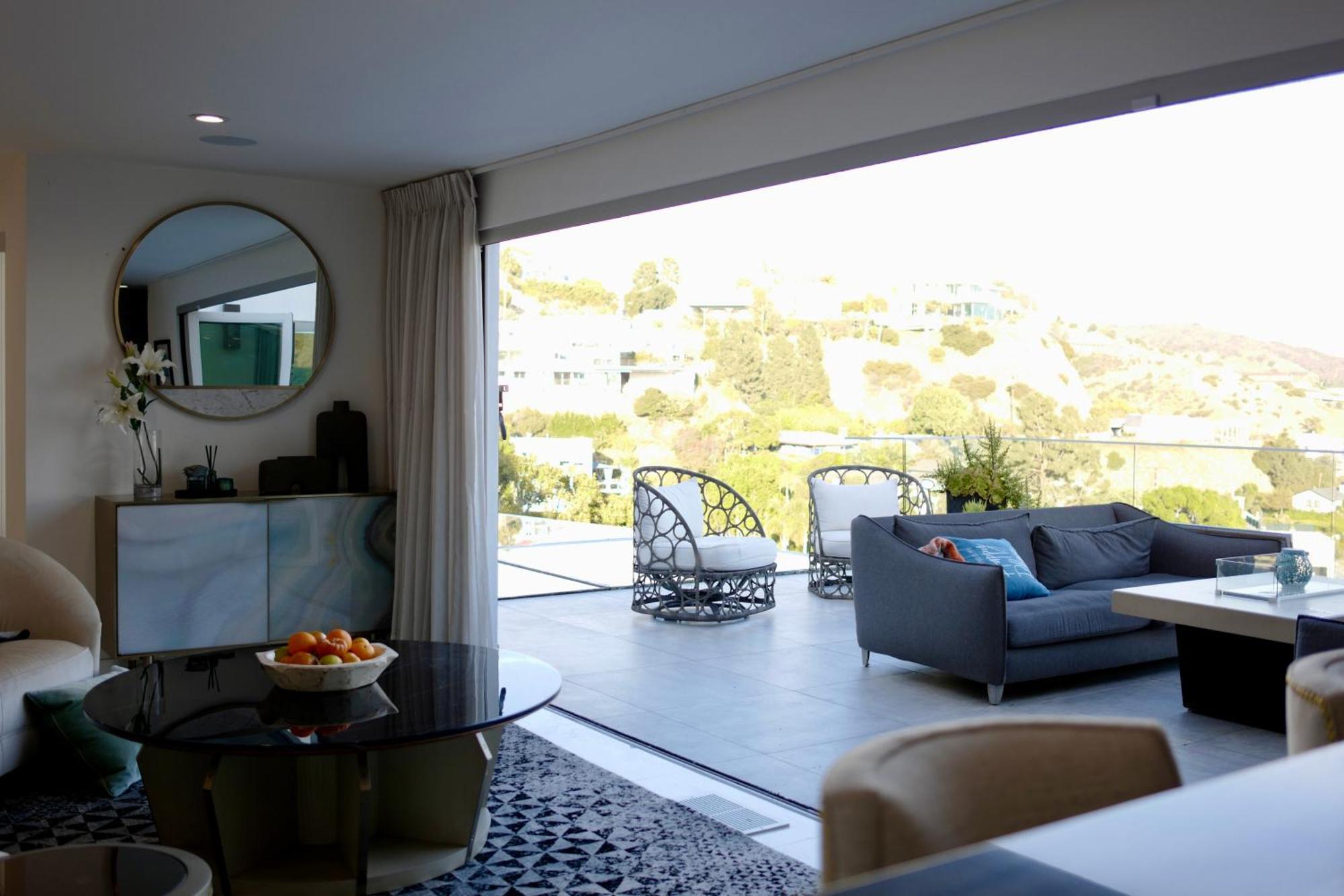 Skyline Serenity Luxe Suite-private Accommodatie bij particulieren